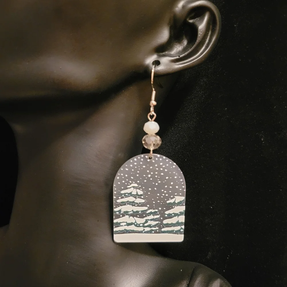 2/$20 X-Mas Resin Gray Earrings - Picture 3 of 4
